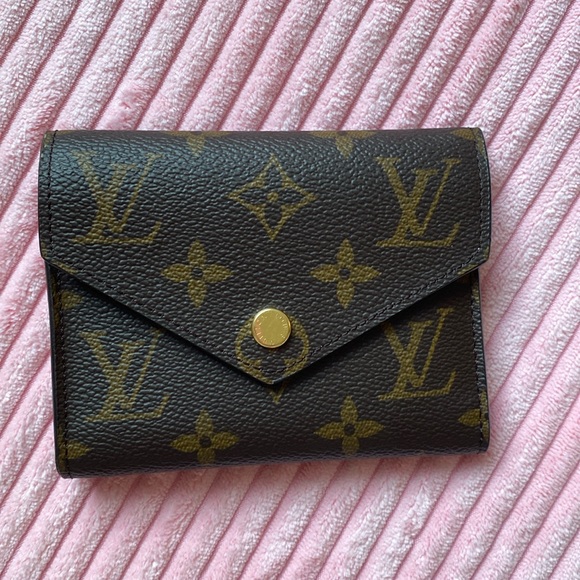 Louis Vuitton Victorine Wallet - Picture 1 of 8